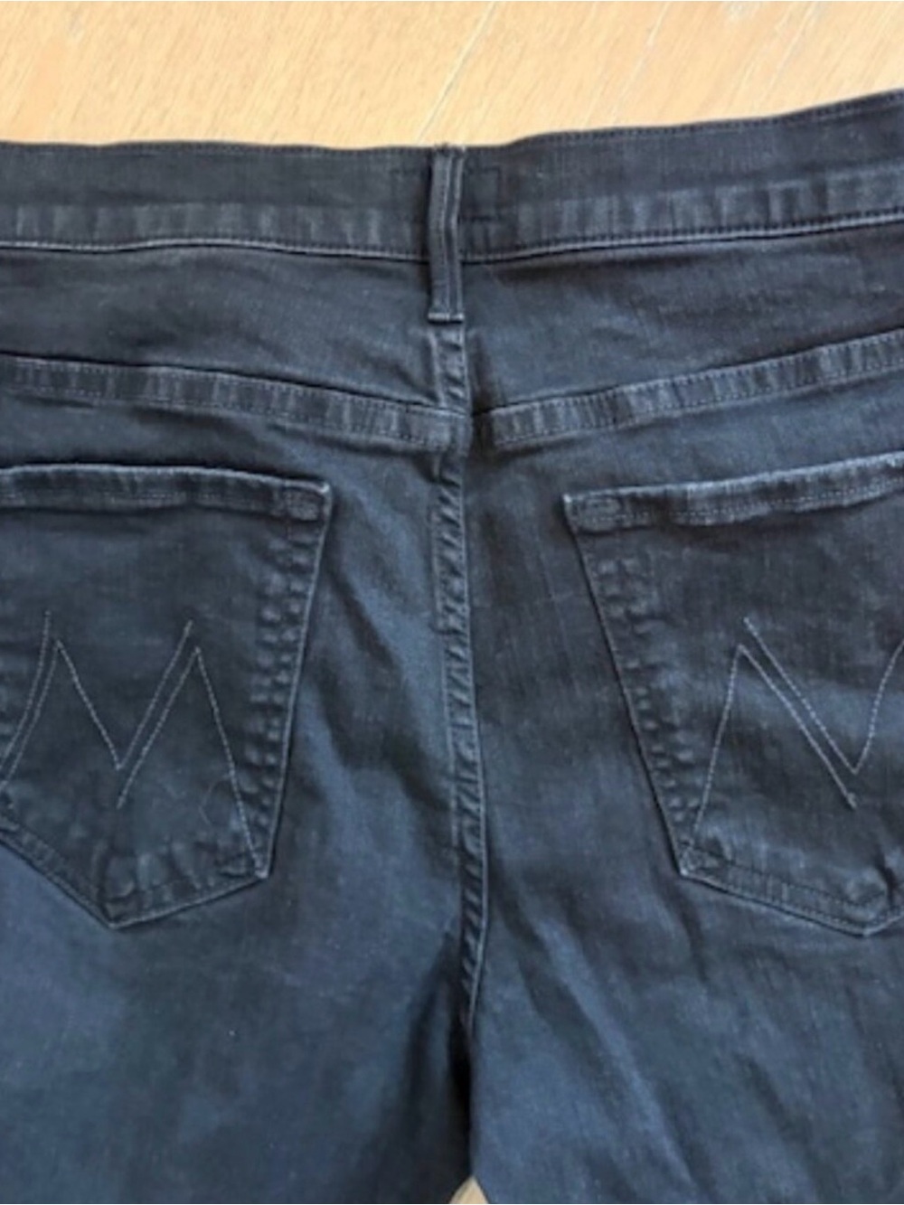 Women's Mother Jeans Cropped with Frayed Bottom size 31